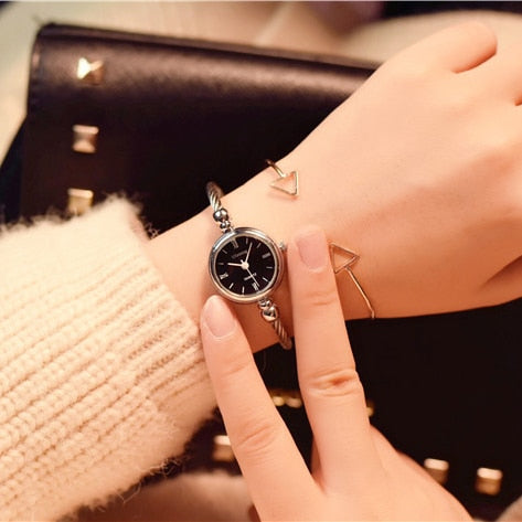 Small Gold Bangle Bracelet Luxury Watches Stainless Steel Retro Ladies Quartz Wristwatches Fashion Casual Women Dress Watch